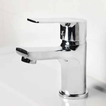 Смеситель для умывальника Milardo Helic HELSB00M01, короткий излив, рычажный