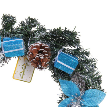 Венок хвойный "Снежное синяие" d-30 см