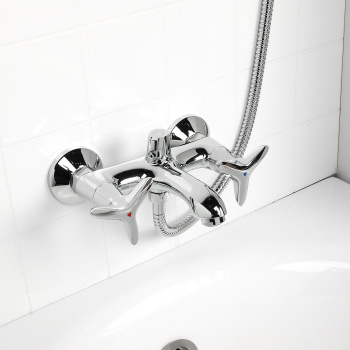 Смеситель для ванны IDDIS Copter, короткий излив, двухвентильный